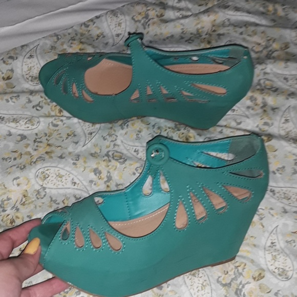 Blue heels - Picture 3 of 4